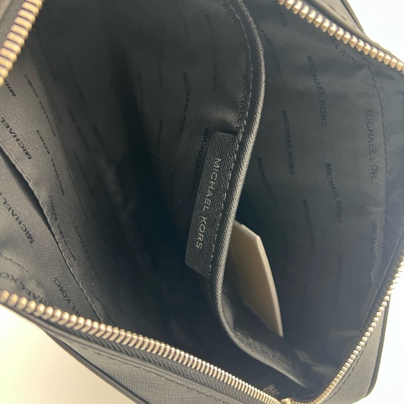 Michael Kors crossbody bag with wallet - Picture 7 of 7